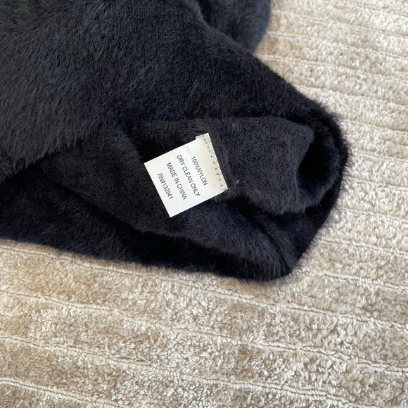 Amanda Uprichard Charlett cozy set - Picture 6 of 6